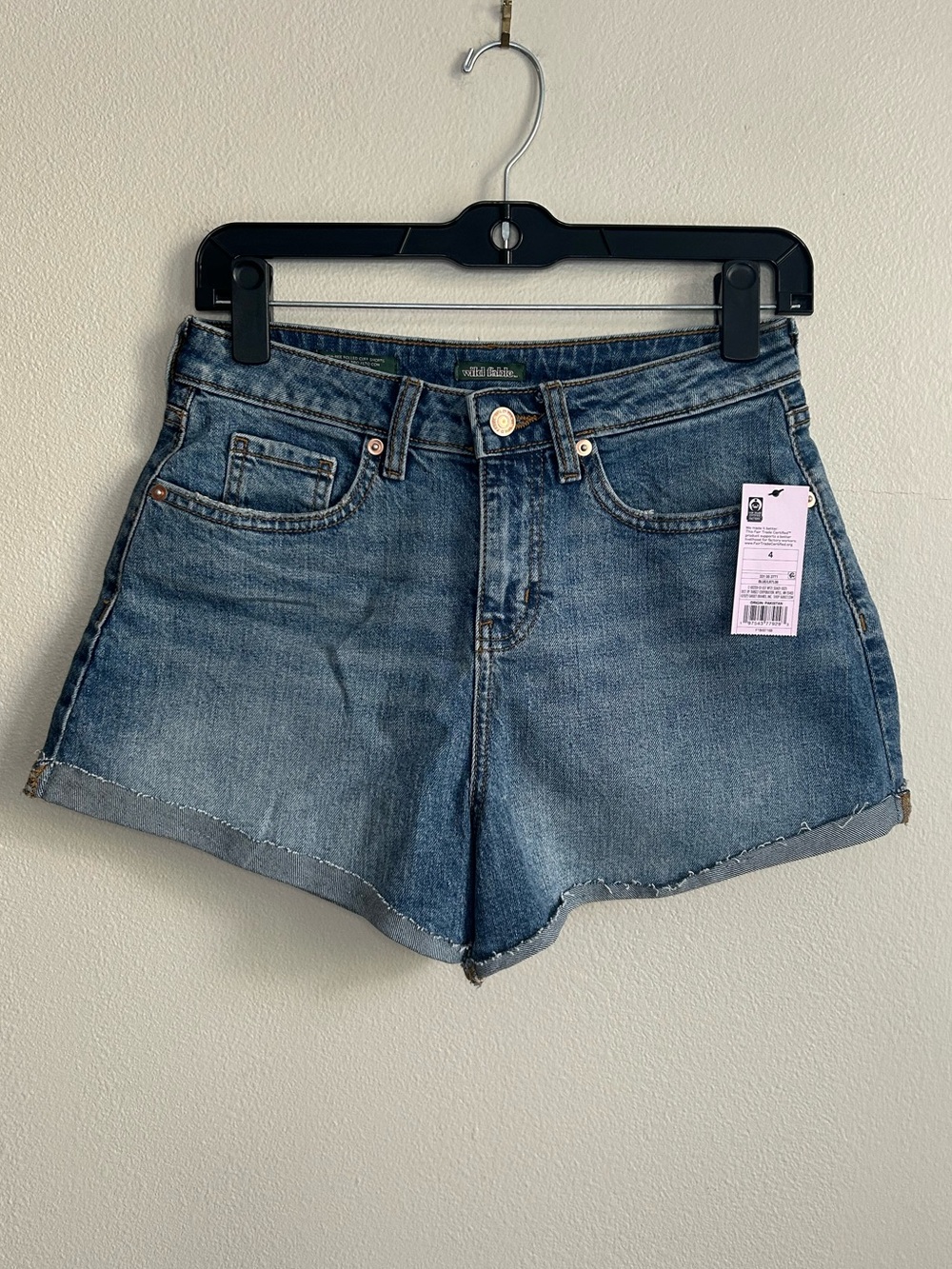 NWT Wild Fable High Rise Rolled Cuff Blue Denim Jean Shorts Size 4 R